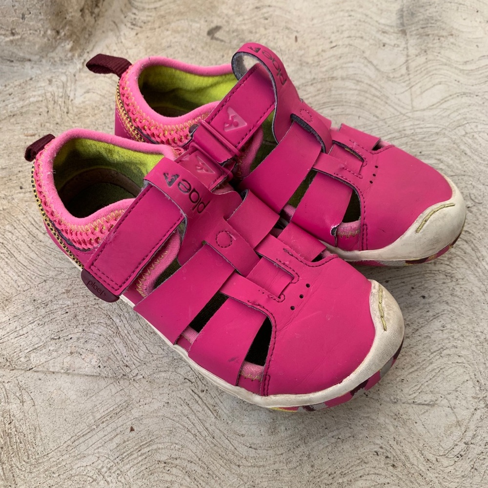 Plae girls sandals